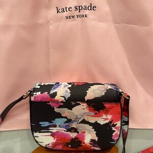 Kate Spade Carson Laurel Way Crossbody / Clutch. EUC
